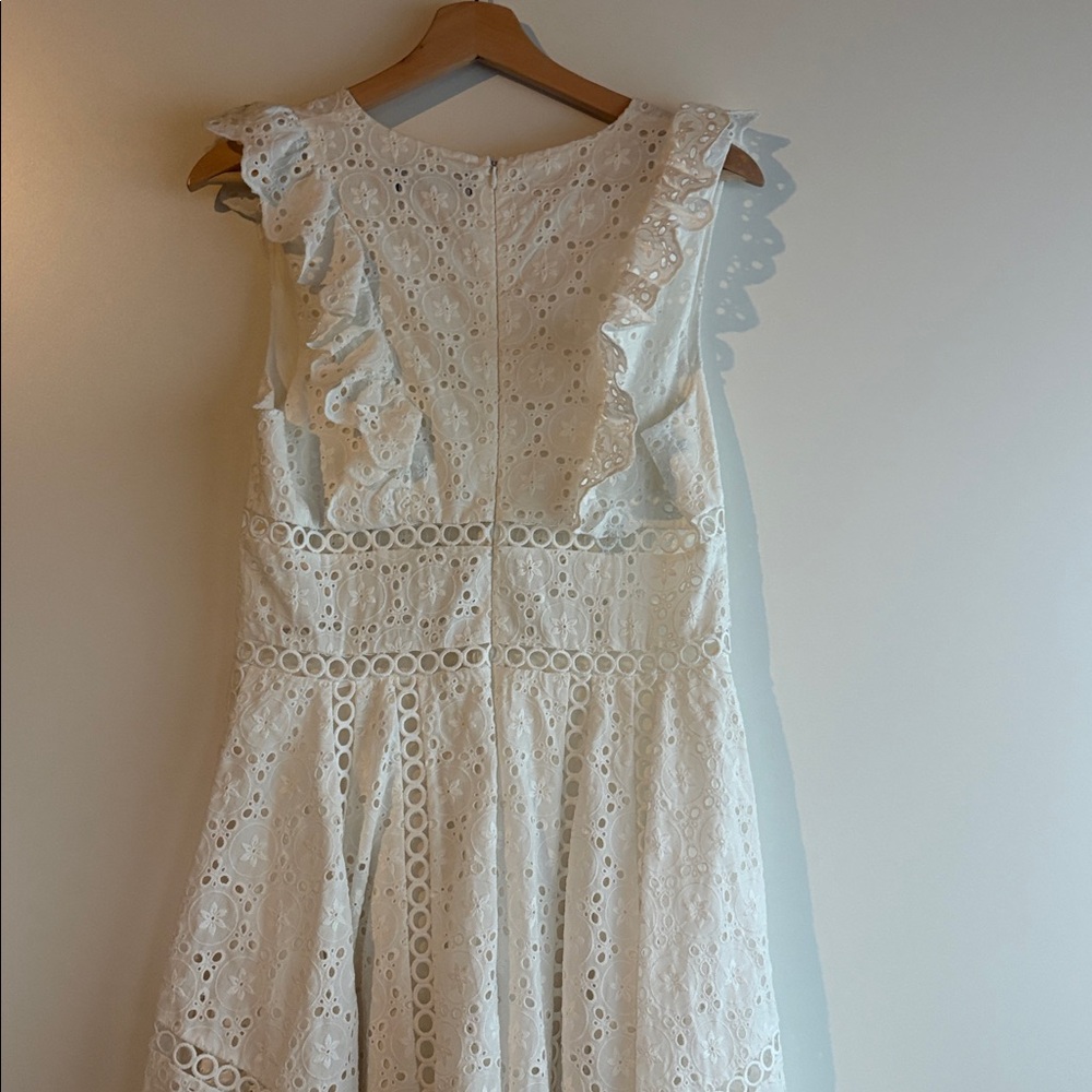 Few Moda Eyelet Embroidered Dress Asymmetrical Hem White Size Medium - Picture 8 of 11